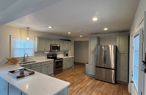 Dickerson Road House | 3 bd/2bath Home in Quiet Neighborhood Minutes to Downtown Nashville