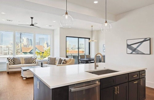 Cedars House | 3-BD Luxury Living w Rooftop Garden Views