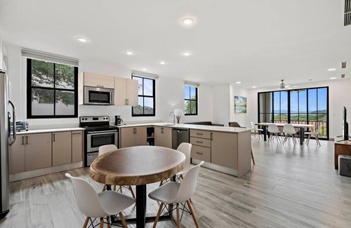 Coco Condo | 3-BD on 3rd Floor with Great Ocean View