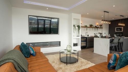 Belfast City Centre Apartment | 3 BDR City Centre Penthouse by Belfast City Breaks
