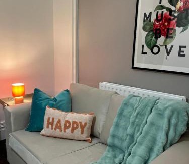 Chiswick House | 3 bdr House - Garden, easy access to centrl London