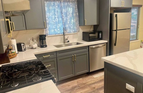 Glencoe House | 3 BDR Mountain Getaway with Bonus Room