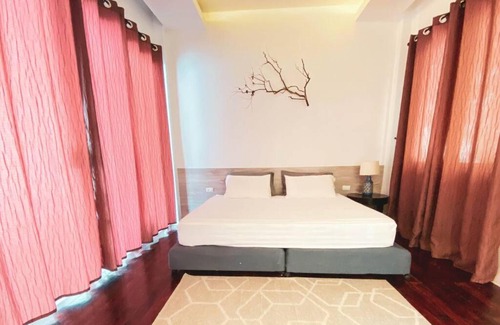 Kathu Villa | 3 Bdr pool villa Patong 芭东3卧室泳池别墅 远海景