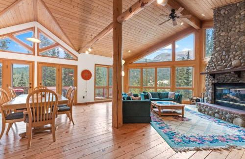 Alma House | 3 BDR Secluded Retreat Stunning Mountain Views