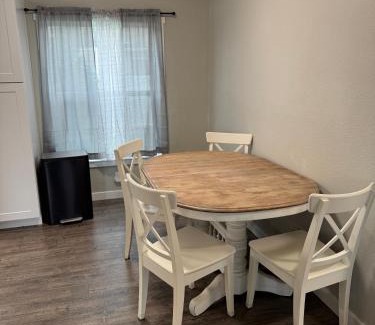 Deer Park House | 3 Bdrm, Family, Pet friendly home 15 min North of Spokane