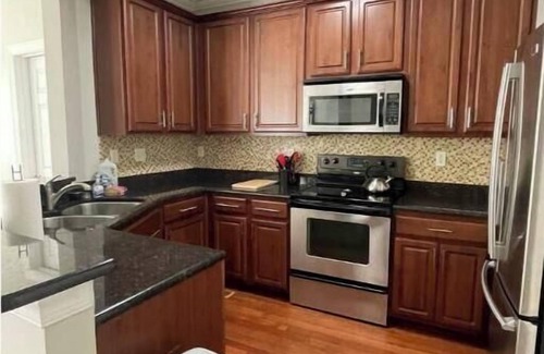 Charlotte House | 3 Bdrm Hideaway with Garage