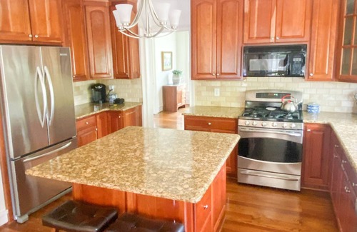 Historic Downtown Franklin House | 3 Bdrm w/ Office in Downtown Franklin