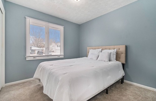 North Central Omaha House | 3 bds 1.5Ba