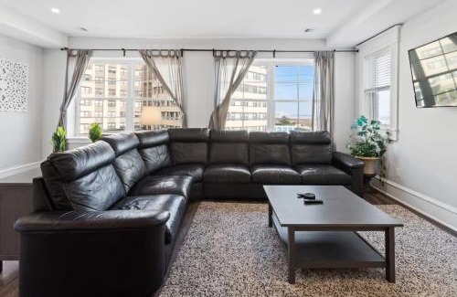 Atlantic City House | 3 Beachfront Apts with 12BR 6BA in AC