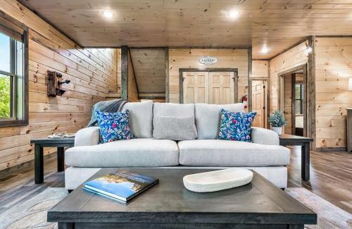 Sevierville House | 3 Bears Retreat! Luxury Indoor Pool Sauna