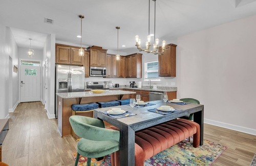 Tallahassee House | 3 beautiful bedrooms house mins to FSU FAMU CAPITOL & Downtown
