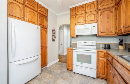Wichita House | 3 Bed 1.5 Bath Home By College Hill & Hospitals
