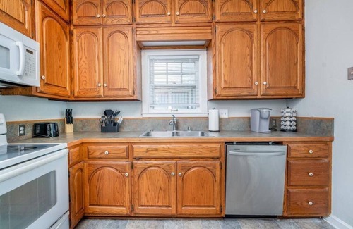Wichita House | 3 Bed 1.5 Bath Home By College Hill & Hospitals