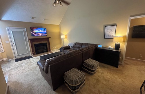 Clarksville House | 3 bed 2.5 bath Family friendly Pet friendly HOME 2 car garage fenced in backyard