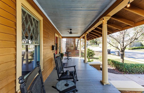 Summerville House | 3 bed, 2 bath bungalow close to downtown, Daniel Field, Augusta University, and the Medical District