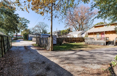 Summerville House | 3 bed, 2 bath bungalow close to downtown, Daniel Field, Augusta University, and the Medical District