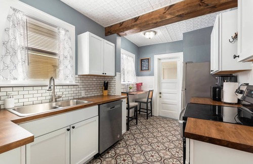 Wichita House | 3 Bed 2 Bath by College Hill w/Fitness Room