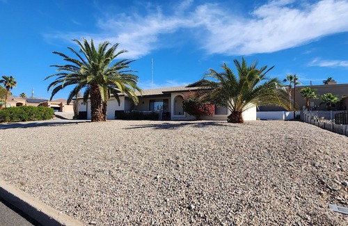 Lake Havasu City House | 3 Bed/2 Bath Lake Havasu home with boat/trailer parking. Close to all!