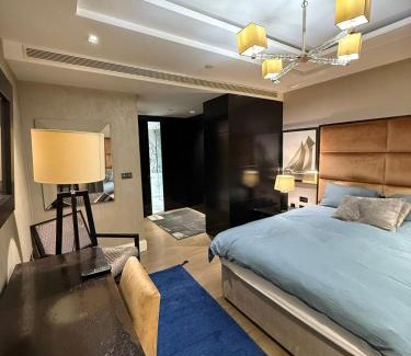 West Kensington Apartment | 3 Bed 2 Bath Luxury Apartment in Kensington