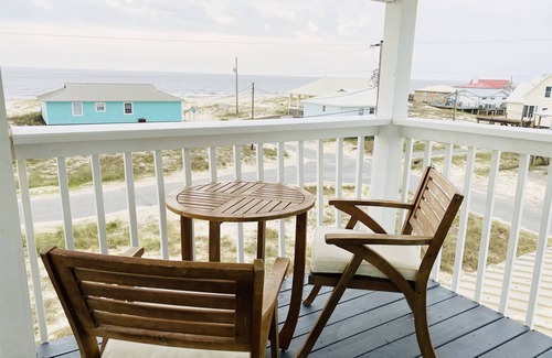 Fort Morgan House | ☀️ 🏖️ 🐾 3 BED 2 BATH SLEEPS 8 BIG DOGS WELCOME
