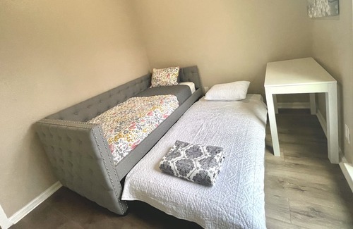 Greater Fondren Southwest House | 3 BED 2 BATH TOWNHOUSE 15 MIN FROM NRG