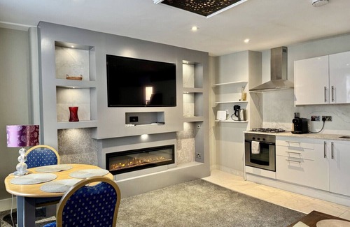 Marylebone Apartment | 3 Bed/3.5 Bath Brand New Duplex, AC, Marylebone
