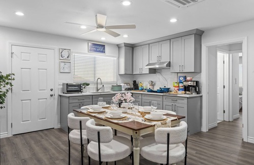 Mira Mesa House | 3-Bed 3-Bath, Gated Yard, King Bed, Prime Location