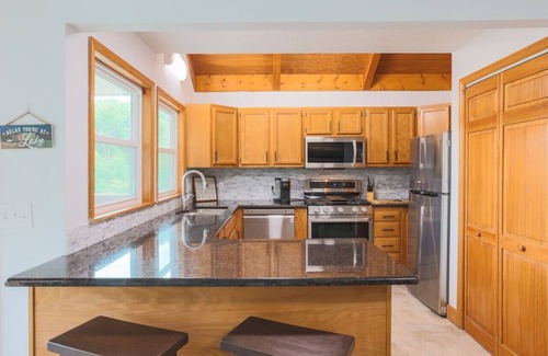 Sevierville Apartment | 3 bed, 3 bath Lakeside Retreat