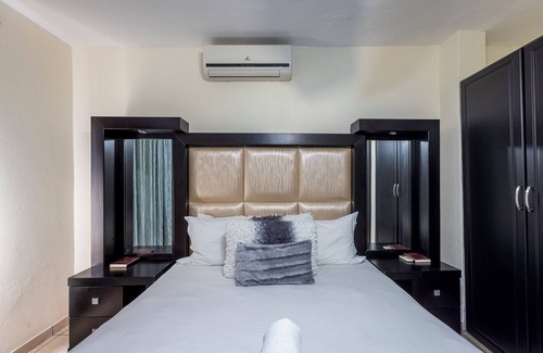 Marloth Park Cabin | 3 Bed - 3 Bath - Luxury Villa - Mpumalangann