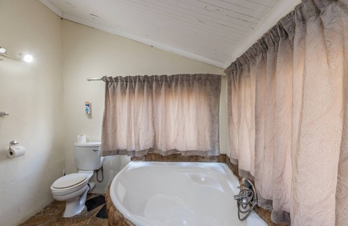 Marloth Park Cabin | 3 Bed - 3 Bath - Luxury Villa - Mpumalangann