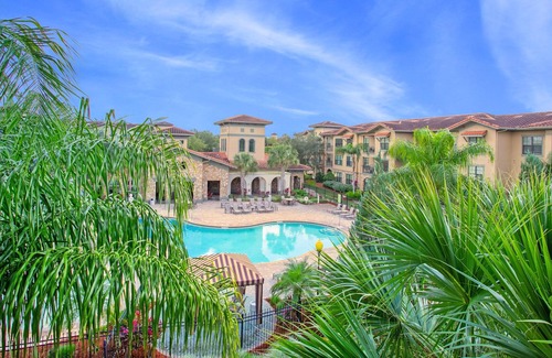 Wellington Condo | 3 Bed 3 Bath Pool View High End Corner Apartment