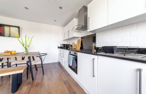 Hackney Apartment | 3 Bed 3 Bathrooms Modern Bright Flat, Hackney