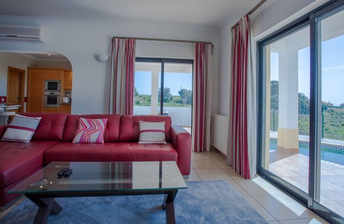 Albardeira Villa | 3 bed, 3 bathroom villa with private pool. Sea view and BBQ area.