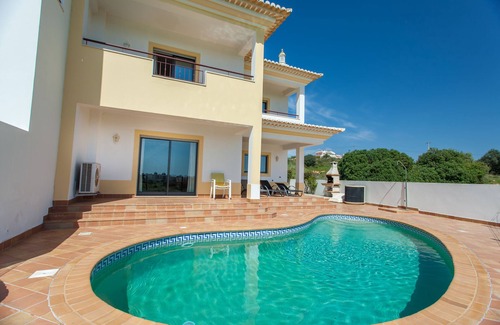 Albardeira Villa | 3 bed, 3 bathroom villa with private pool. Sea view and BBQ area.