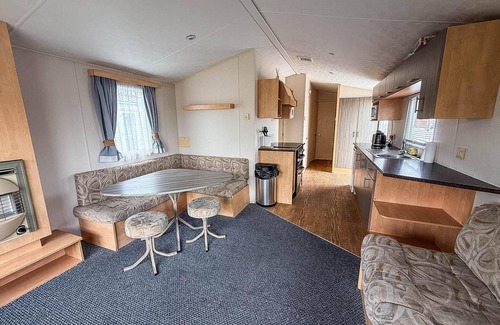 Clacton-on-Sea House | 3 bed, 8 berth caravan for hire at St Osyth Park near Clacton-on-Sea ref 28039CW