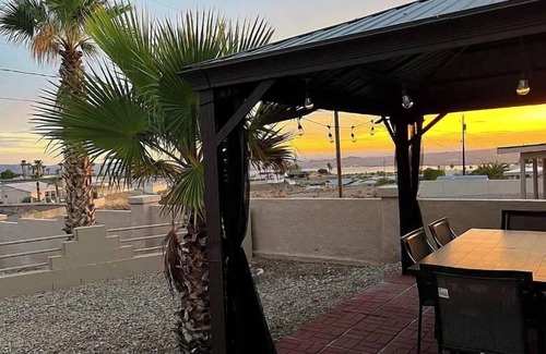 Lake Havasu City House | 3 bed + Arizona room pool house + boat parking + Dogs Allowed
