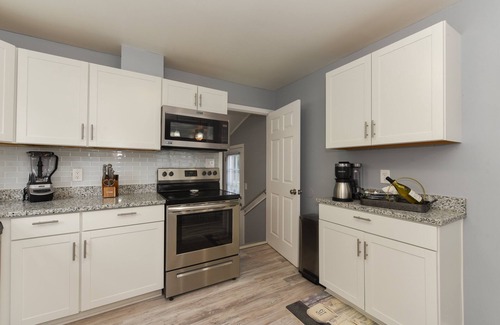 Buckroe Beach House | 3 Bed at Buckroe - Walk to the Beach!