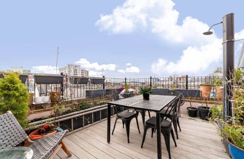 Vauxhall Apartment | 3 Bed Balcony Flat in Nine Elms