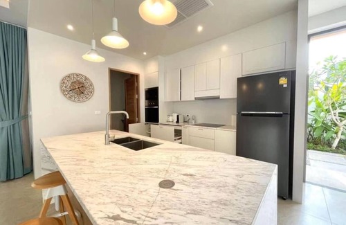 Choeng Thale Villa | 3 Bed BangTao pool villa - electricity included.
