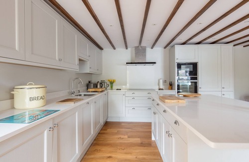 Chillington House | 3-bed barn conversion near Kingsbridge, close to top beaches, with fast WiFi.