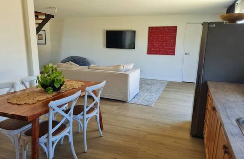 Bellarine Peninsula House | 3-bed Beach House and 1-bed self-contained Barn in St Leonards