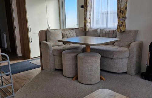 Chapel Saint Leonards Ski Chalet | 3-Bed Caravan - Sleeps 8 - Pool