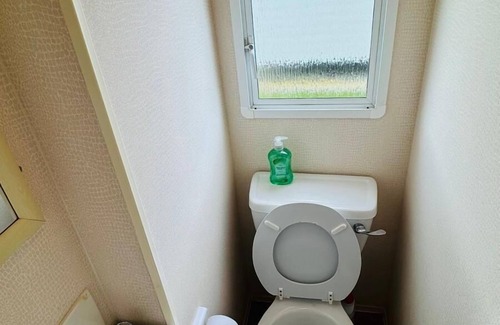 Leysdown-on-Sea Cabin | 3-Bed Carvan, Sleeps 6, Pets & Parking