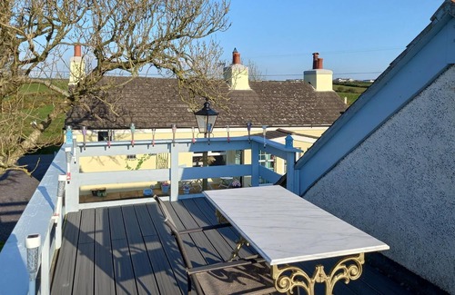 Caergeiliog Cottage | 3 Bed Cottage- Immense Gardens - 5 mins drive to Rhosneigr + its stunning beach