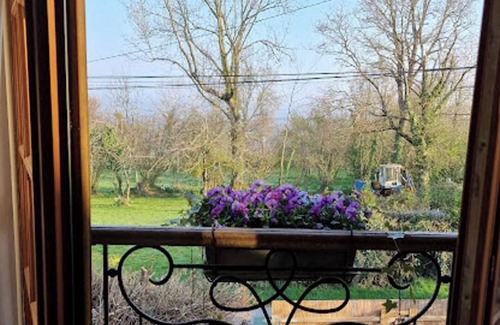 Beaucoudray Cottage | 3 Bed Cottage Sleeps 6 - Enclosed Patio -Fireplace