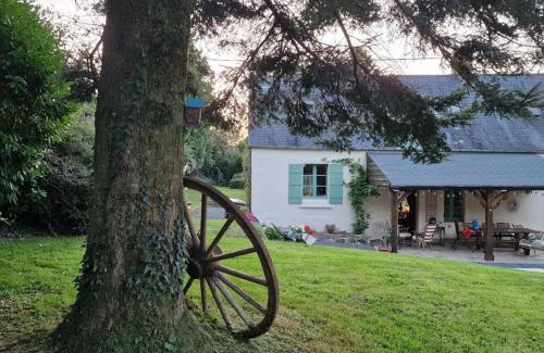 Beaucoudray House | 3 Bed Cottage Sleeps 6 - Enclosed Patio -Fireplace