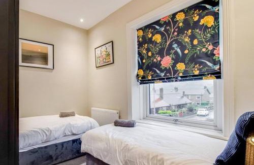 Meltham House | 3-Bed Countryside Retreat, Family & Pets , Sleeps 5
