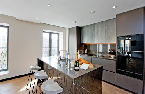 Soho Apartment | 3-bed Deluxe 413