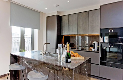 Soho Apartment | 3-bed Deluxe 517