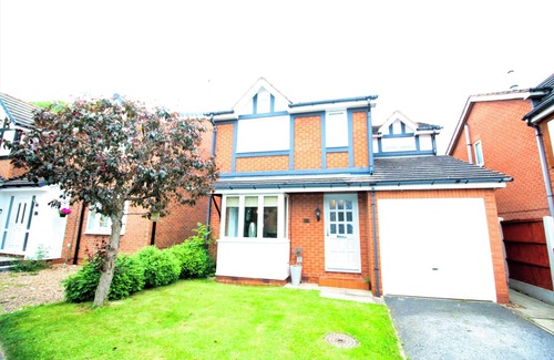 Warmsworth House | 3 Bed Detached - Quiet Cul De Sac -Private Parking